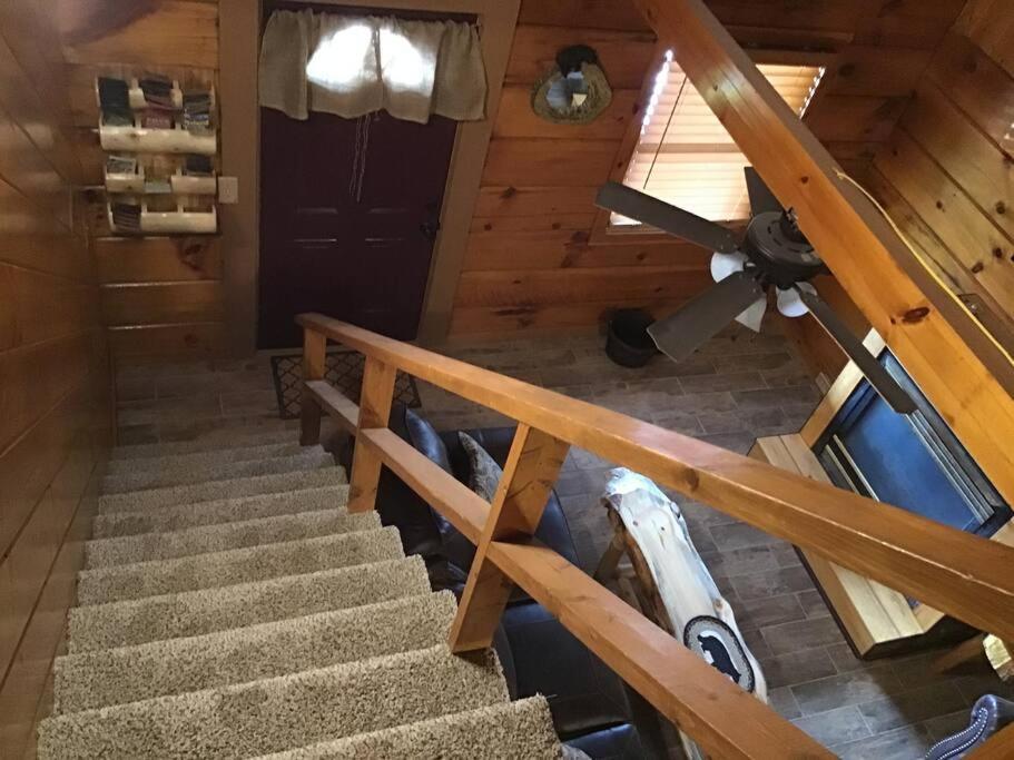 Casa vacanze Dollywood! Brand New Dancing Bear 3-bear Tracks Pigeon Forge